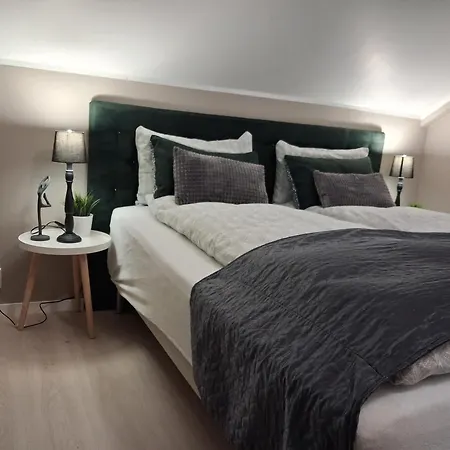 Oren With Bathroom, Private Entrance *