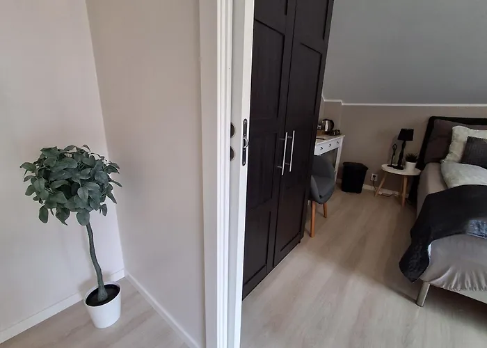 Oren With Bathroom, Private Entrance